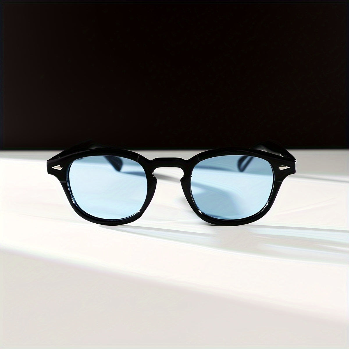 Oculus Oval Blue Sunglass