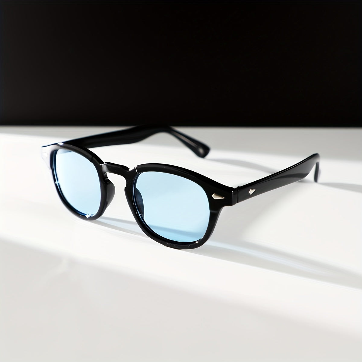 Oculus Oval Blue Sunglass
