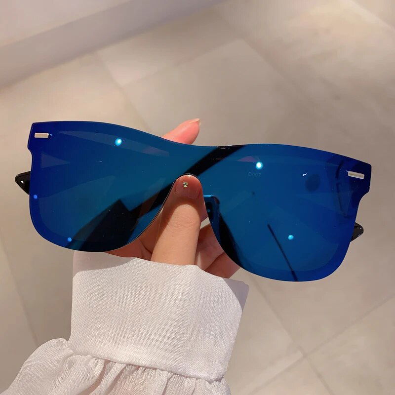 Oversized Square Sunglasses - Trendy Unisex Eyewear for Men and Women