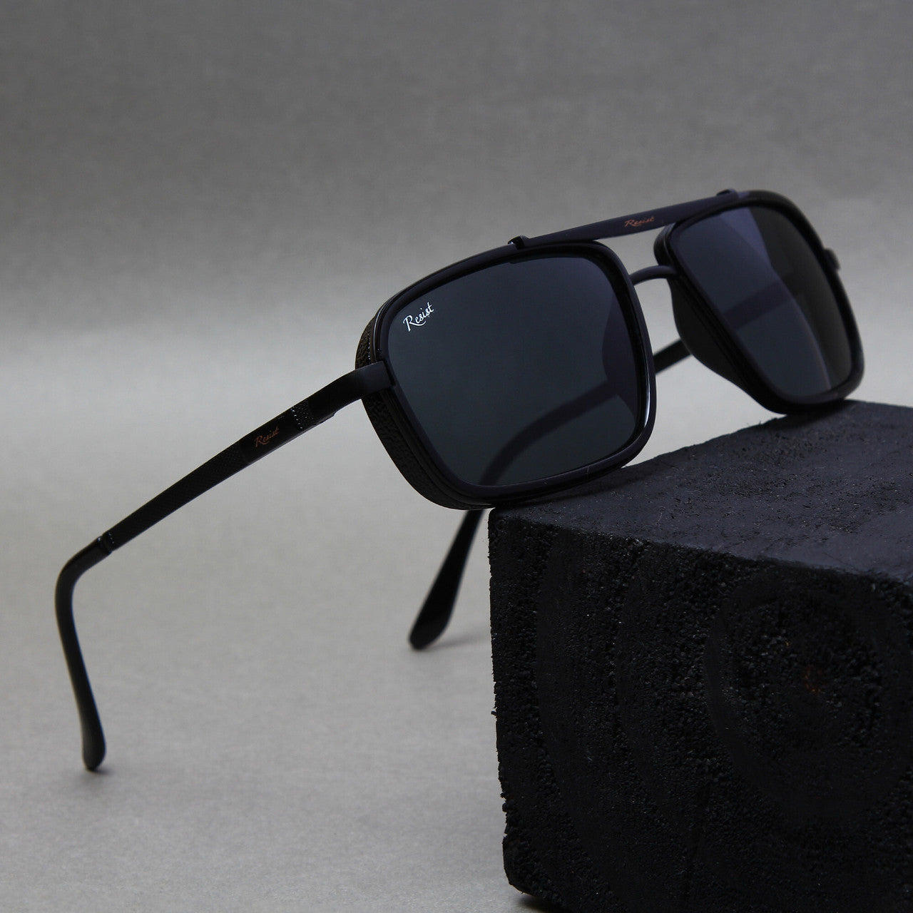 Classic Polarized Rectangles – Retro Square Sunglasses (56 mm)