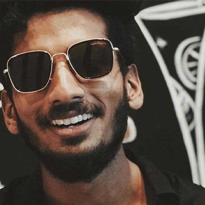  Shahid Kapoor's Vintage Rectangular Sunglasses 
