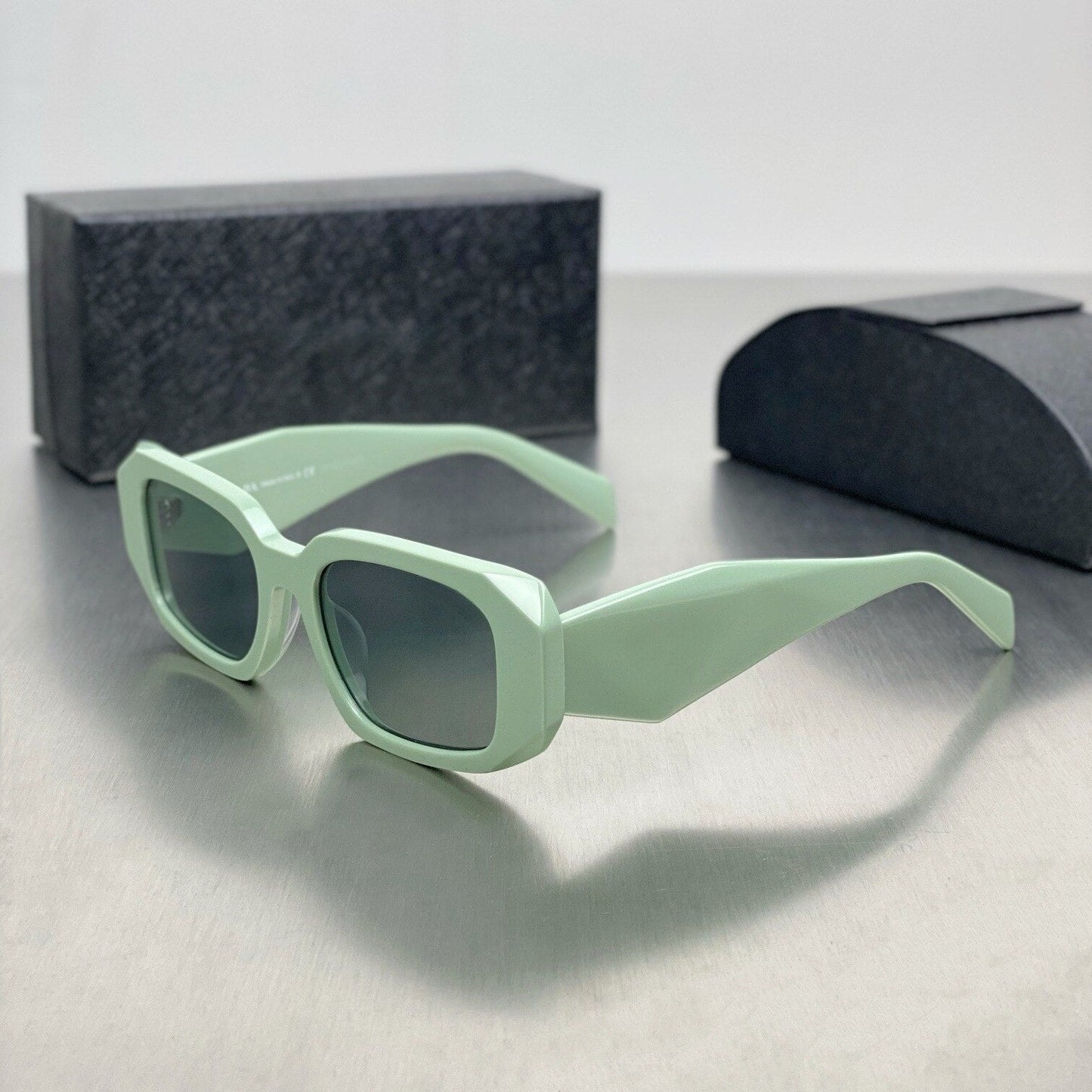 New 2023 Fashionable Narrow Frame Sunglasses for Women 