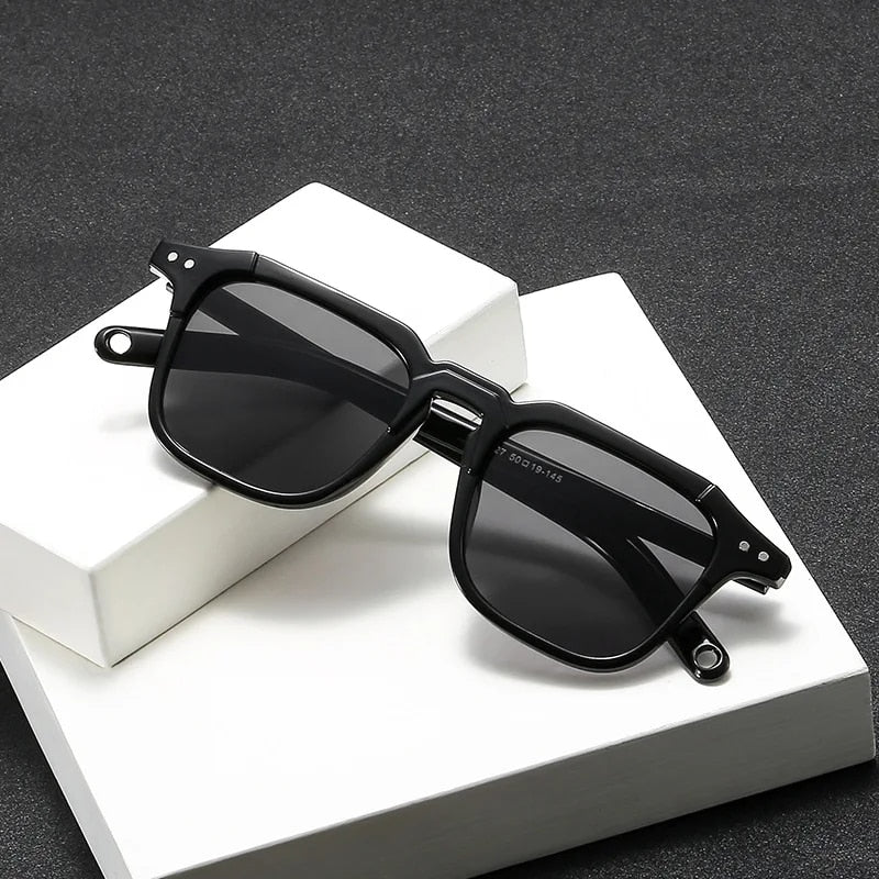 Vintage Square Frame Sunglasses - Fashionable Unisex Shades 