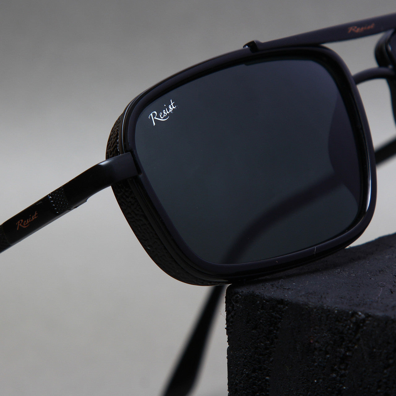 Classic Polarized Rectangles – Retro Square Sunglasses (56 mm)